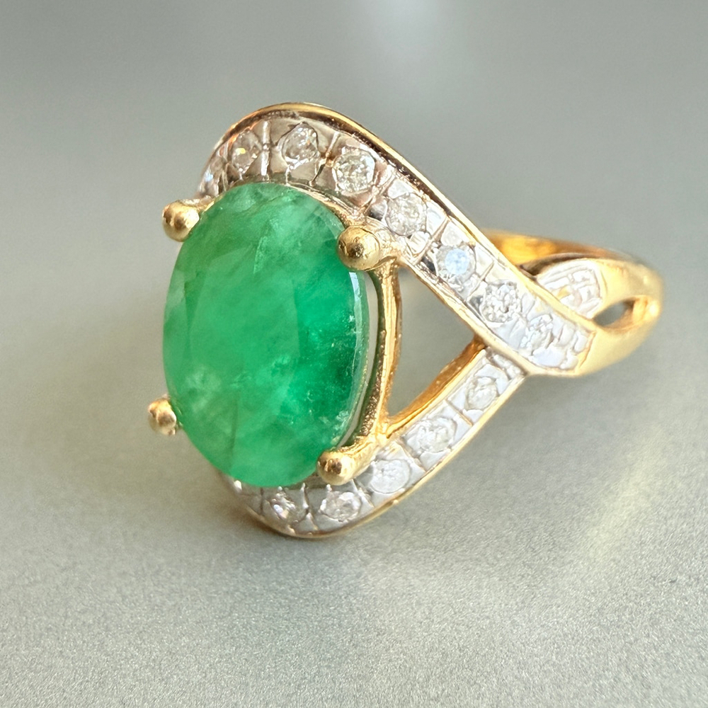 Estate 14K Solid Gold Ring 2 Carat Natural Green Zambian Emerald Diamond Ring - Picture 7 of 12